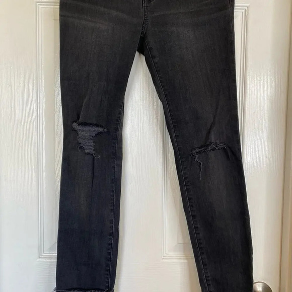 MADEWELL Petite 9 Inch  Mid-Rise Skinny Jeans in Black Sea Size 26P Distressed - Picture 6 of 11